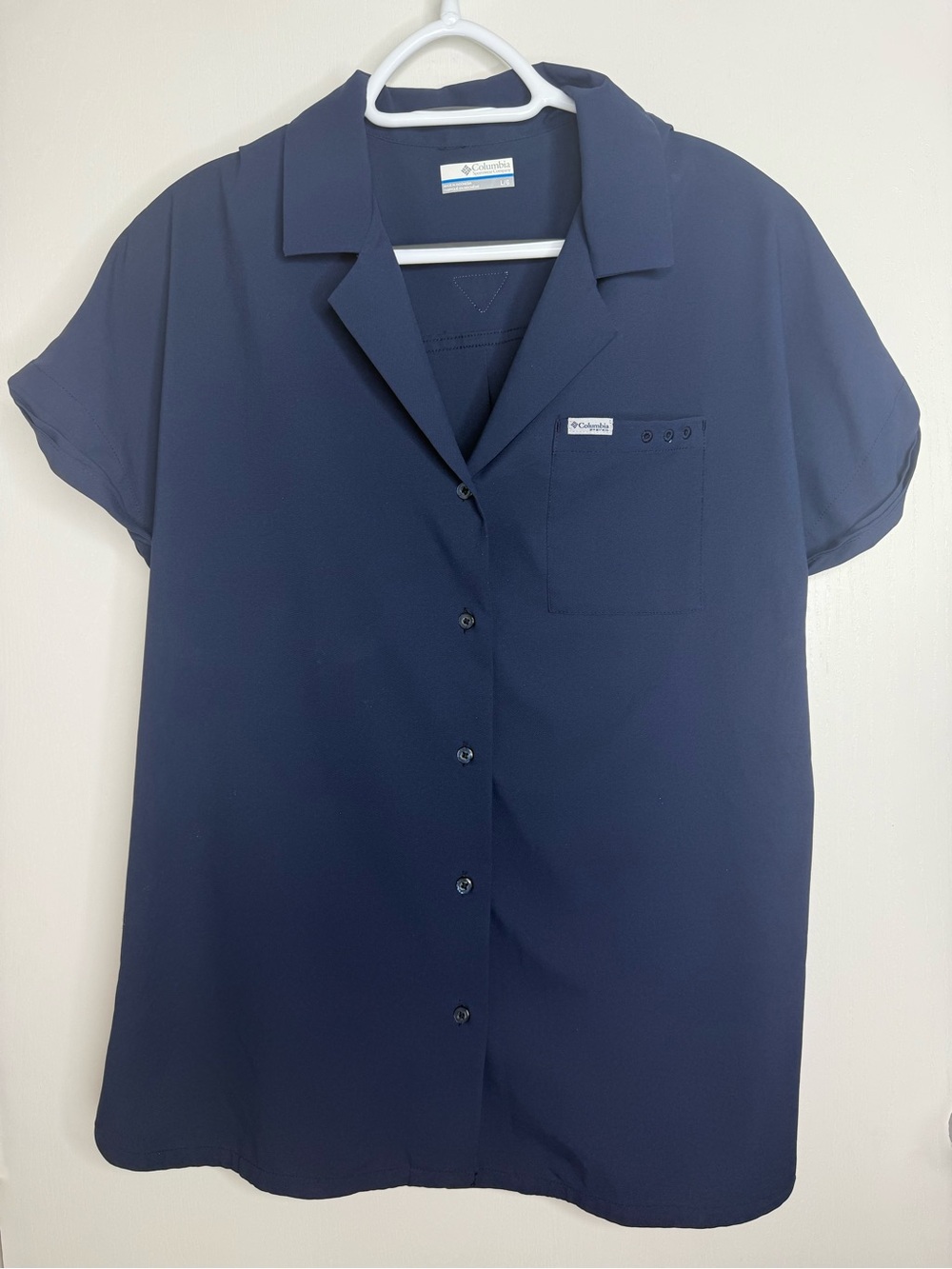 Columbia Navy Short Sleeve Button-Up with Omni Shade Pocket PFG Women's Large